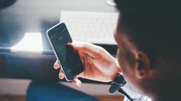 foundry-phone-869669_1920